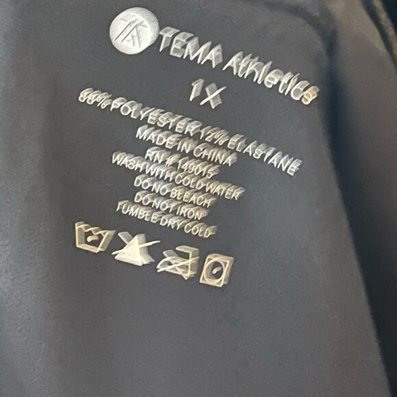 Black and Gold Workout Tank - Gold Glitter - Mesh Panel - EUC - 1X - Picture 2 of 5